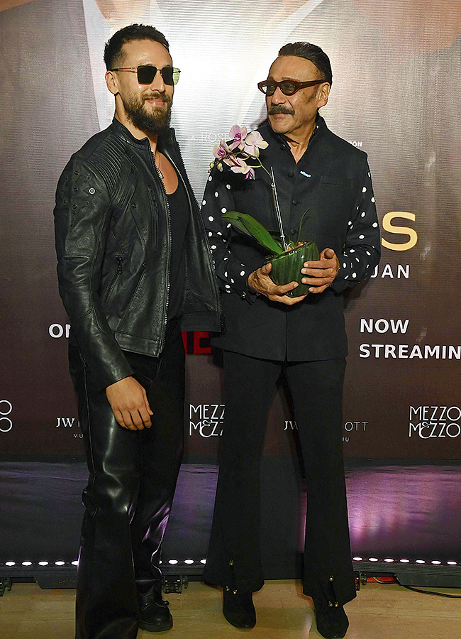 celebration_20party_20for_20the_20documentary_20series_20The_20Roshans__20_2815_29.jpg 15