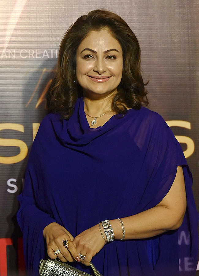 celebration_20party_20for_20the_20documentary_20series_20The_20Roshans__20_288_29.jpg 8