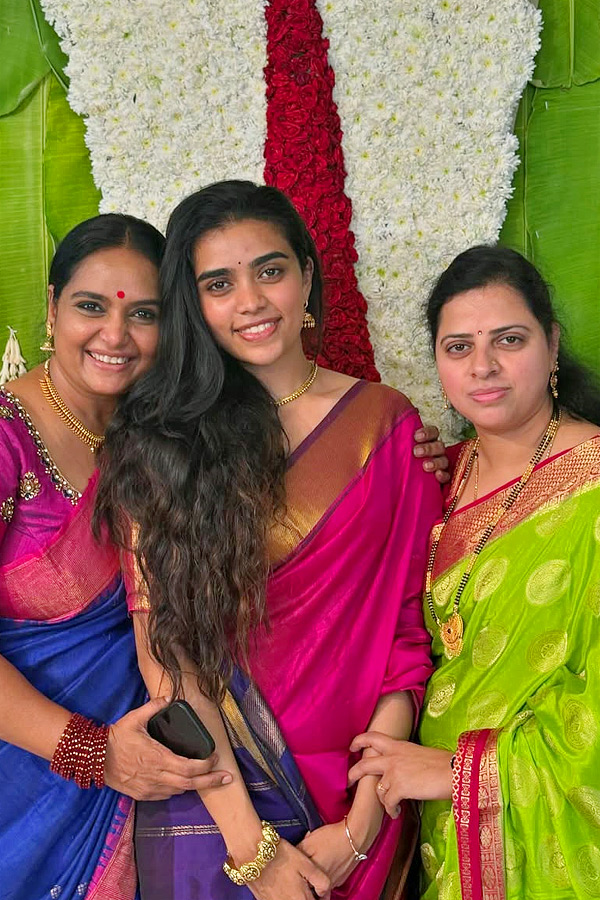 Actress_20Shruthi_20Krishnas_20Grand_20House_20Warming_20Ceremony_20Photos_20_283_29.jpg 4