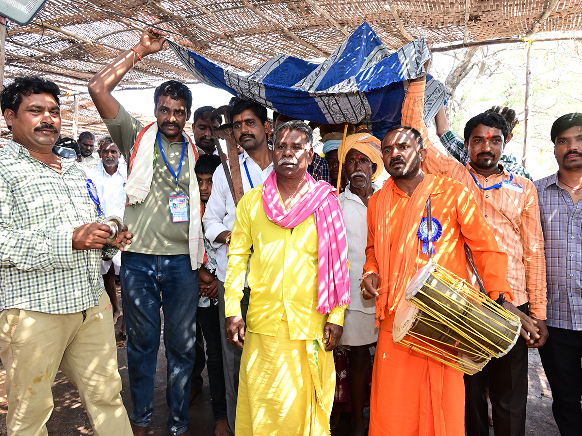 Devotees_20Rush_20at_20Durajpally_20Peddagattu_20Jatara_202025_20Photos__20_282_29.jpg 2