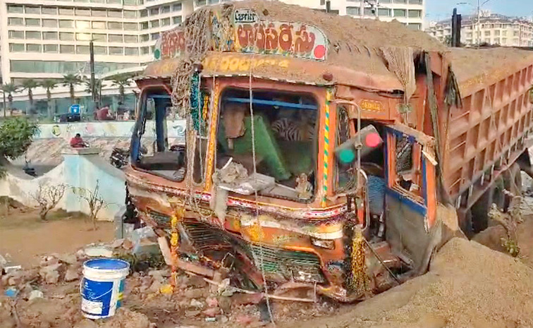 Lorry-Accident.jpg