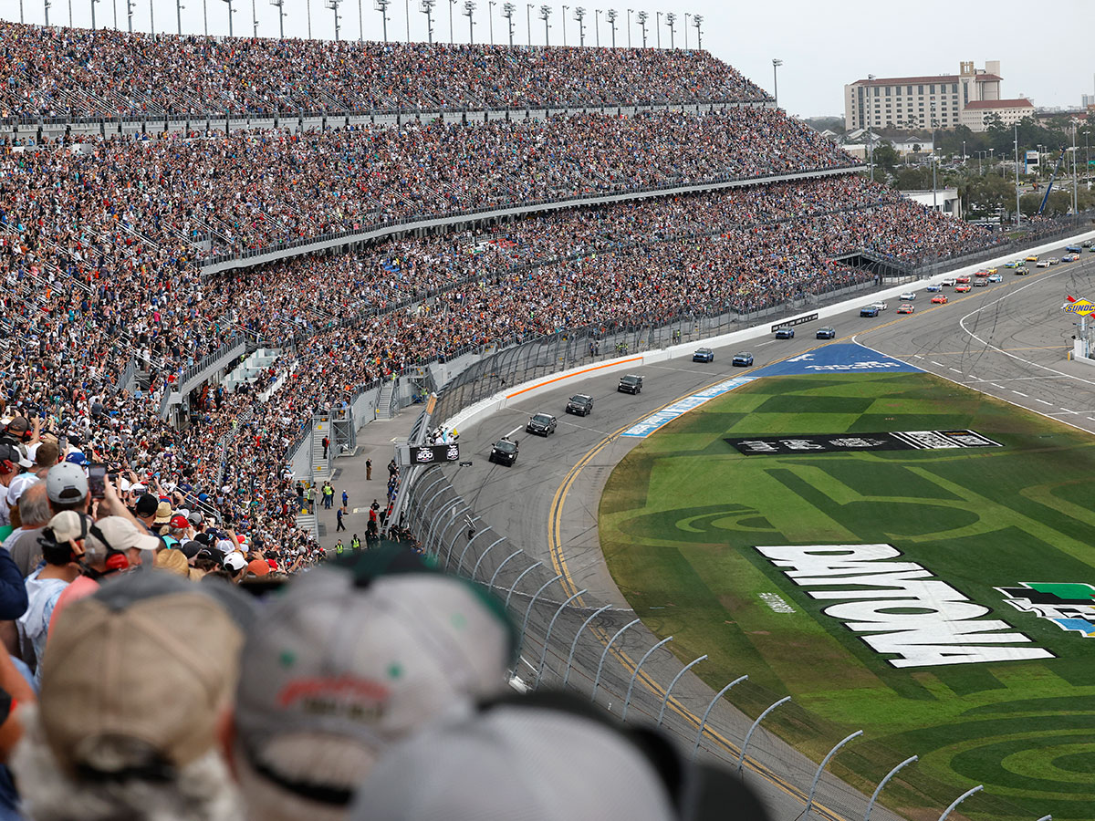 NASCAR_20Daytona_20500_20auto_20race_20at_20Daytona_20International_20Speedway__20_2810_29.jpg 10