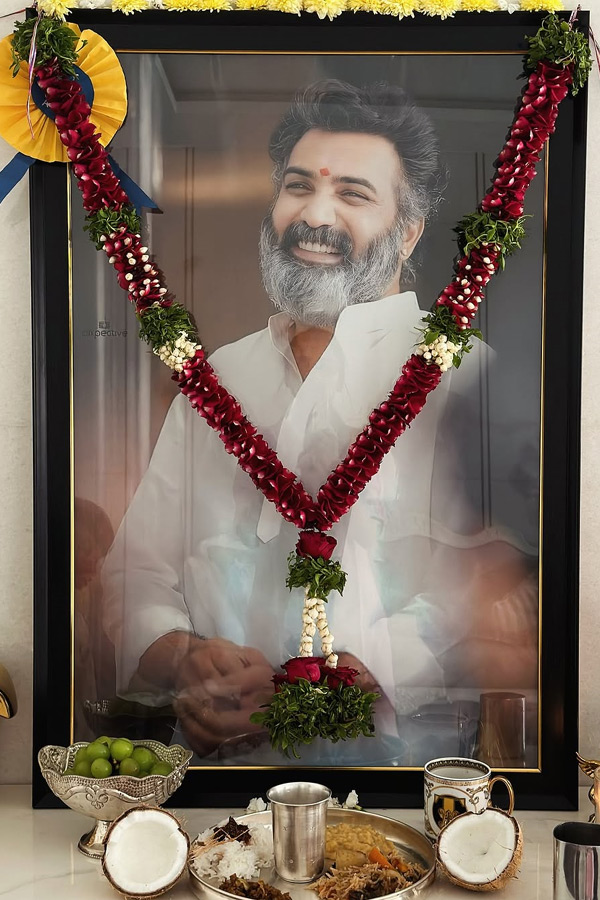 Nandamuri_20Taraka_20Ratna_20Wife_20Alekhya_20Reddy_20Shares_20Emotional_20Post_20On_20SOcial_20Media_20About_20Her_20Husband_20Second_20Death_20Anniversary_20Photos_20_287_29.jpg 3