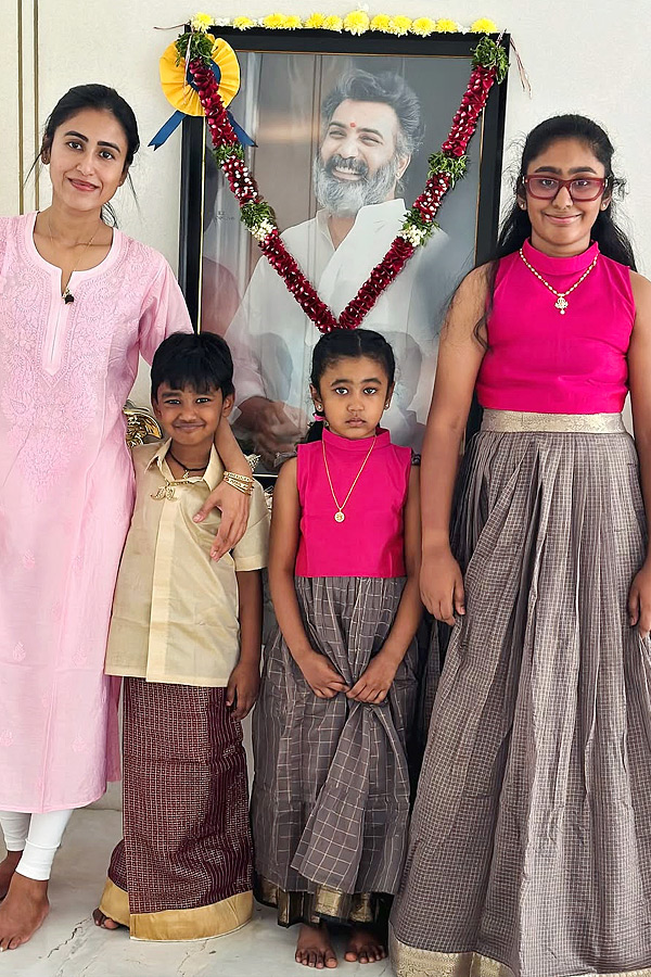 Nandamuri_20Taraka_20Ratna_20Wife_20Alekhya_20Reddy_20Shares_20Emotional_20Post_20On_20SOcial_20Media_20About_20Her_20Husband_20Second_20Death_20Anniversary_20Photos_20_289_29.jpg 5