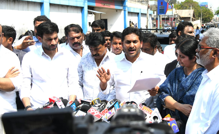 YS-Jagan-Slams-Chandrababu_1.jpg