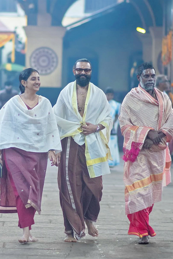 Jailer_20Movie_20Villain_20Vinayakan_20_20Visited_20Kollur_20Mookambika_20temple_20Photos_20_284_29.jpg 5