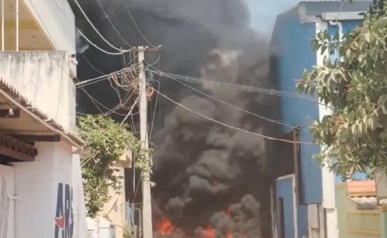 Major-Fire-Breaks-Out-At-Ch.jpg