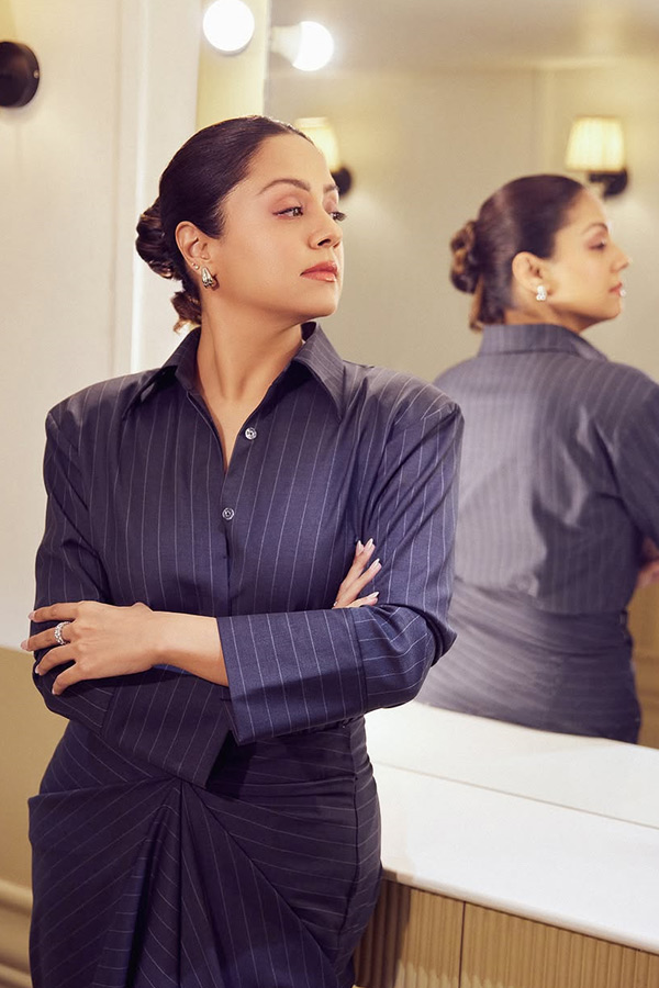 Shabana_20Azmi_20Wanted_20To_20REMOVE_20Jyotika_20From_20Dabba_20Cartel_20Photos_20Viral_20_2813_29.jpg 14