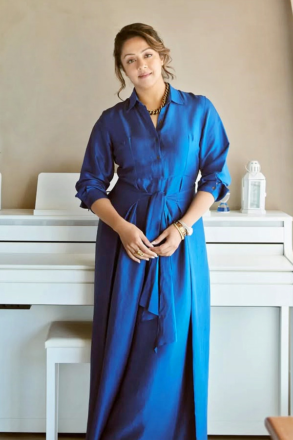 Shabana_20Azmi_20Wanted_20To_20REMOVE_20Jyotika_20From_20Dabba_20Cartel_20Photos_20Viral_20_282_29.jpg 3
