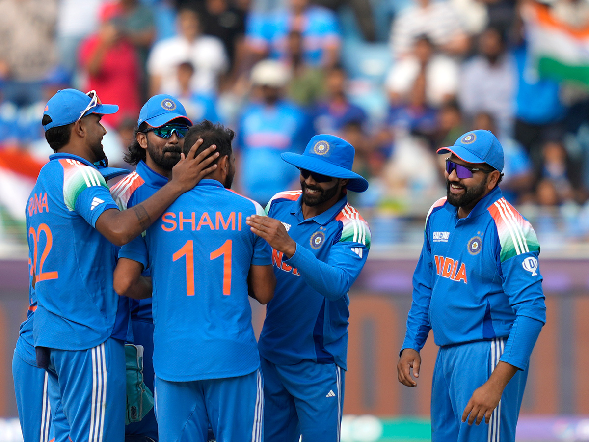 ICC_20Champions_20Trophy_20cricket_20match_20between_20India_20and_20Bangladesh_20at_20Dubai__20_2833_29.jpg 33