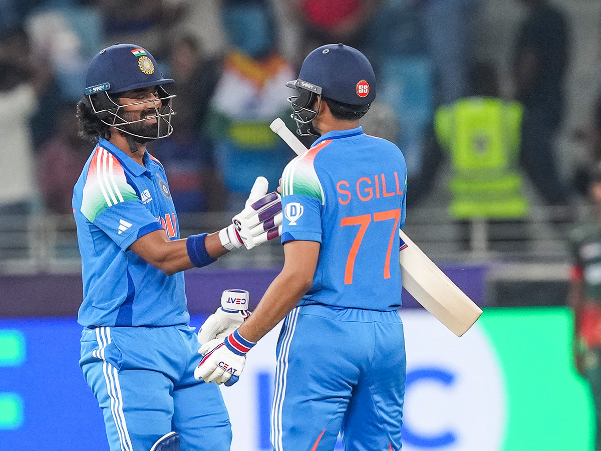 ICC_20Champions_20Trophy_20cricket_20match_20between_20India_20and_20Bangladesh_20at_20Dubai__20_283_29.jpg 3