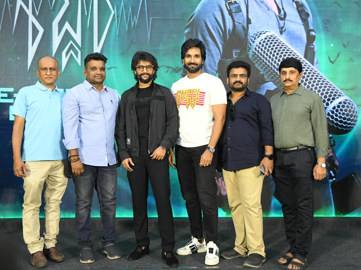 Aadhi_20Pinisetty_20Shabdham_20Movie_20Pre_20Release_20Event_20Pics__20_2818_29.jpg 18