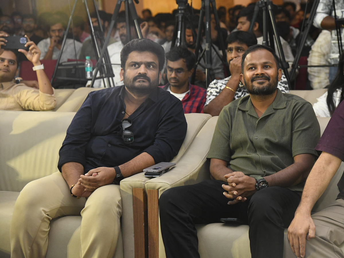 Aadhi_20Pinisetty_20Shabdham_20Movie_20Pre_20Release_20Event_20Pics__20_287_29.jpg 7