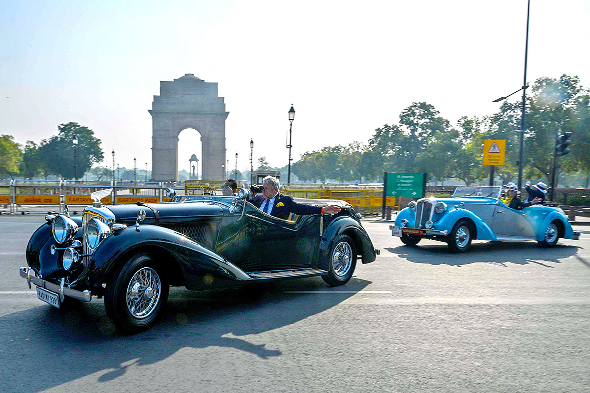 Participants_20during_20the_2021_20Gun_20Salute_20Vintage_20Car_20rally__20_2819_29.jpg 19