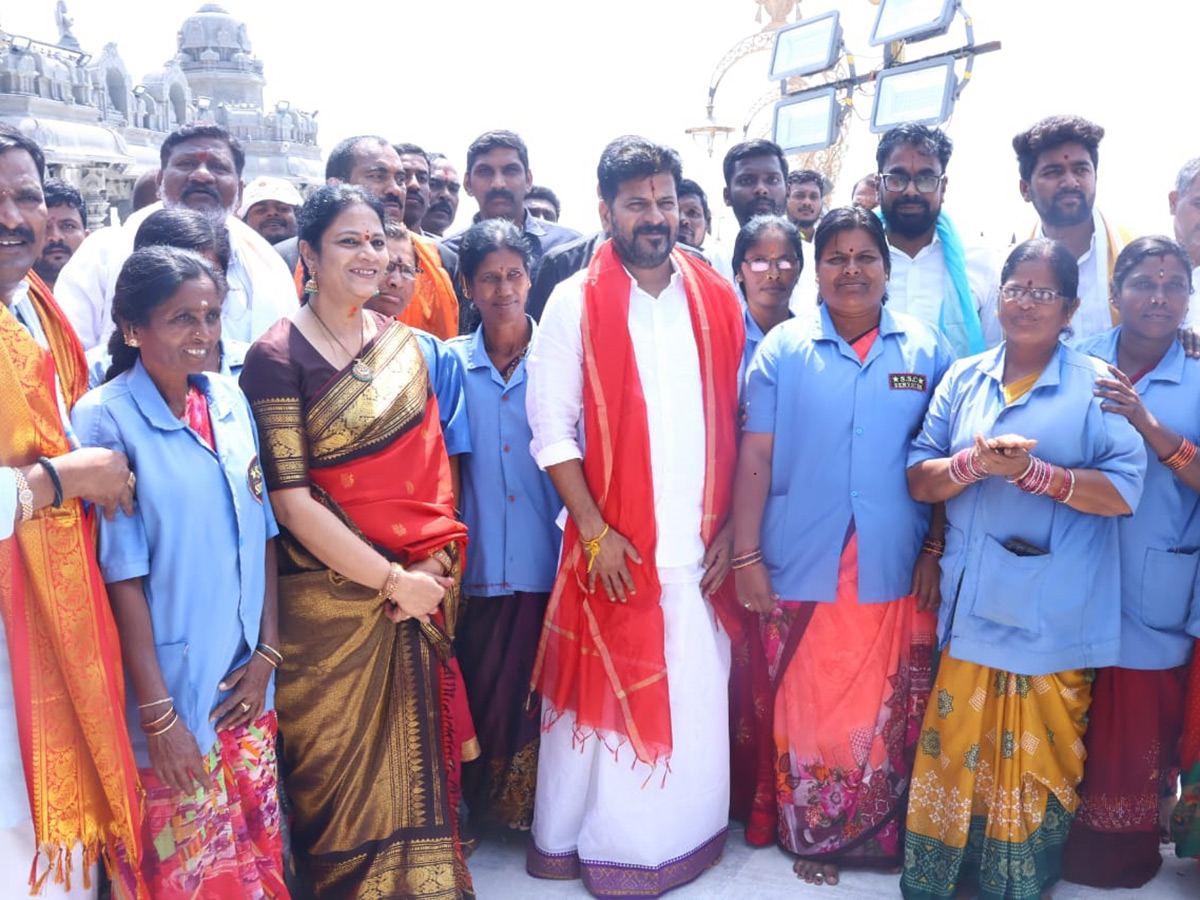 CM_20Revanth_20Reddy_20Inaugurates_20Yadadri_20Golden_20Vimana_20Gopuram_20Photos_24.jpg 22