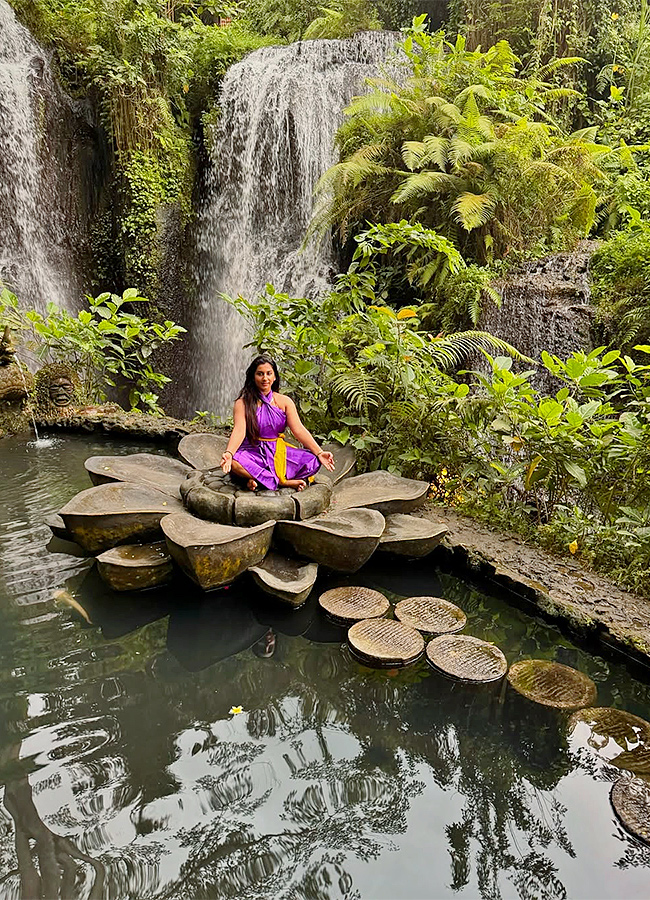 Vishnu-Priya-Enjoyed-In-Bali-Photos-Goes-Viral_-_2813_29.jpg 14