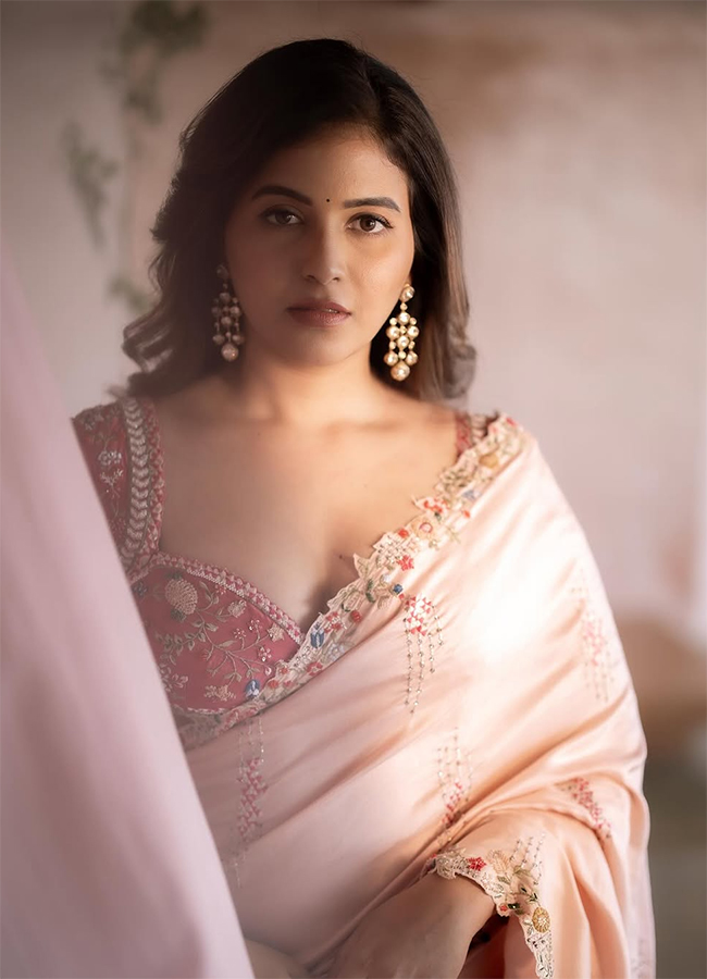 actress_20anjali_20latest_20photos_20in_20social_20media__20_2810_29.jpg 10