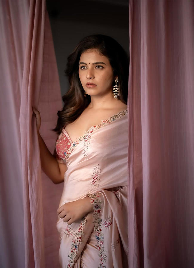 actress_20anjali_20latest_20photos_20in_20social_20media__20_2812_29.jpg 12