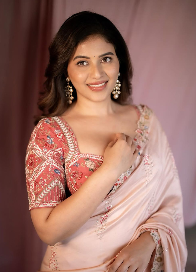 actress_20anjali_20latest_20photos_20in_20social_20media__20_2814_29.jpg 14