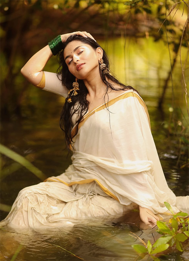 Dragon_20Movie_20Actress_20Kayadu_20Lohar_20Full_20Details__20_2818_29.jpg 18