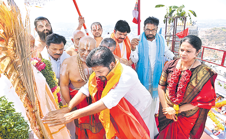 YADAGIRIGUTTA-VISIT-8.jpg