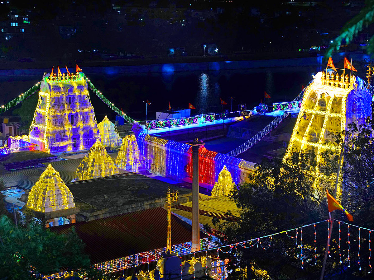 maha_20shivaratri_202025_20celebrations_20at_20srikalahasti_11.jpg 9