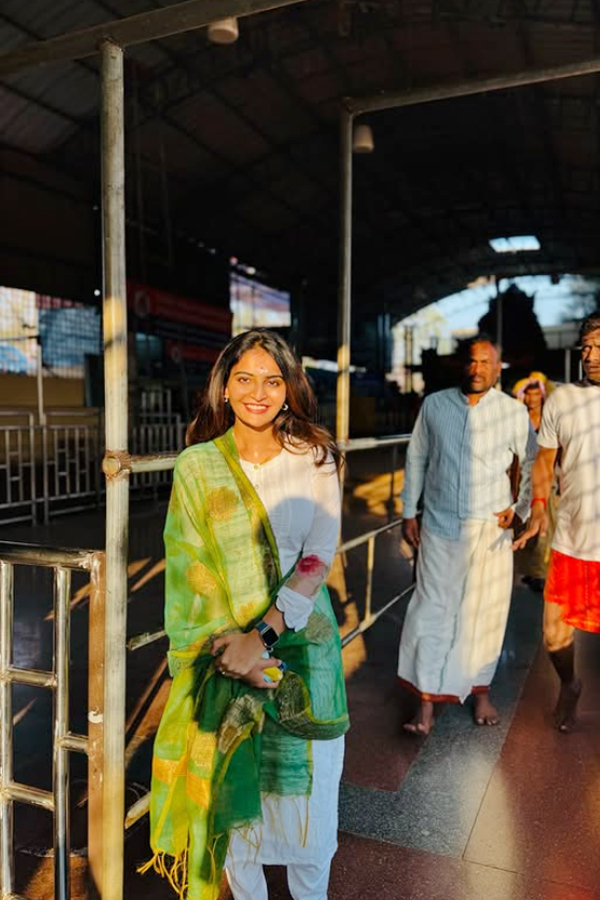 Ananya_20Nagalla_20Devotees_20To_20Lord_20Shiva_20_285_29.jpg 5