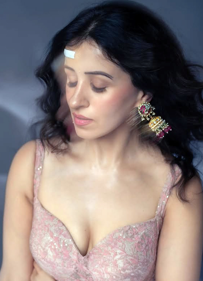 Anshu_20manmadhudu2.jpg 3