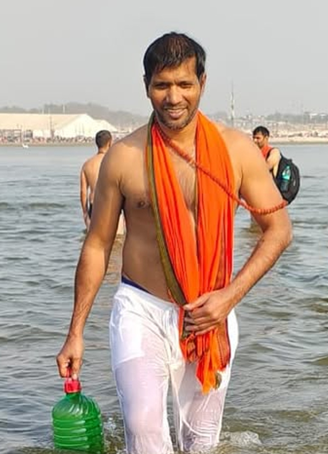 Ashok_20dinda_20at_20mahakumbh12.jpg 13
