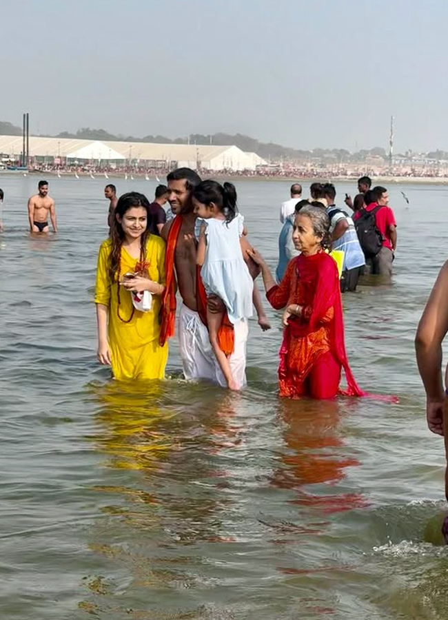 Ashok_20dinda_20at_20mahakumbh3.jpg 4