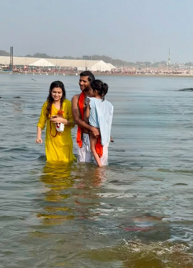 Ashok_20dinda_20at_20mahakumbh6.jpg 7