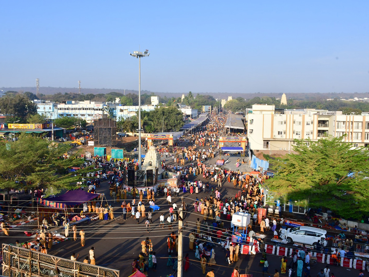 Maha_20Shivaratri_20_20Devotees_20Rush_20at_20Srisailam_20Temple_20Photos__20_2820_29.jpg 20