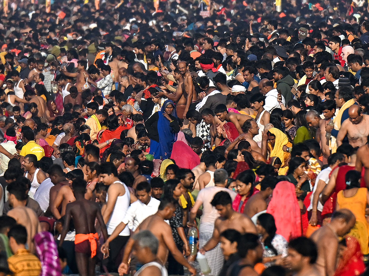 Maha_20Shivratri_20festival_20during_20ongoing_20Maha_20Kumbh_20Mela_202025__20_283_29.jpg 3