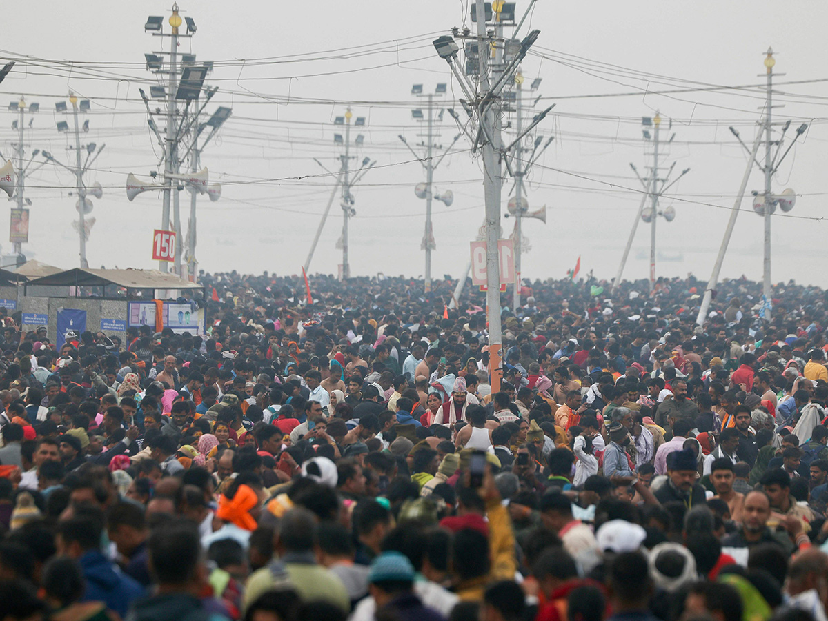 Maha_20Shivratri_20festival_20during_20ongoing_20Maha_20Kumbh_20Mela_202025__20_286_29.jpg 6