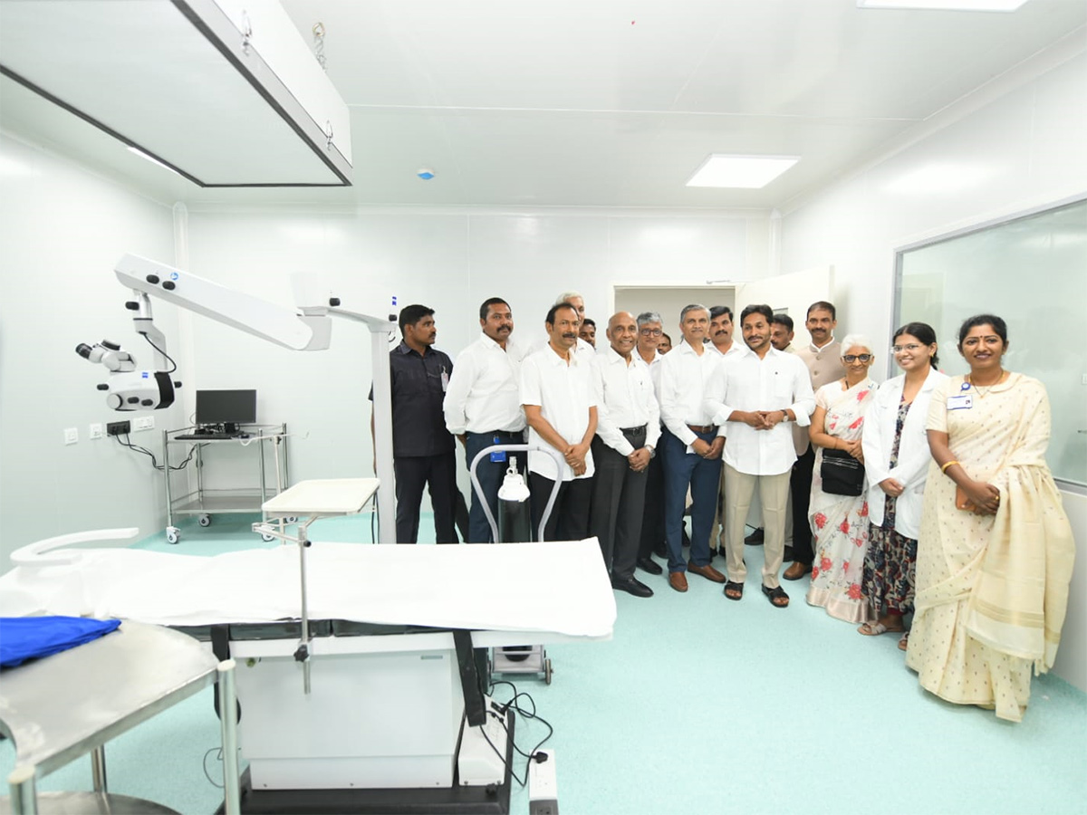 YS_20Jagan_20Inaugurates_20YS_20Raja_20Reddy_20Eye_20Centre_20at_20Pulivendula_20Photos__20_289_29.jpg 9