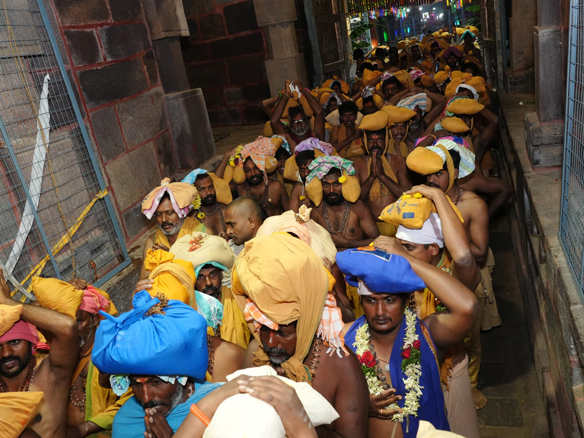 maha_20shivaratri_20celebrations_20at_20telugu_20states_20photos_19.jpg 18