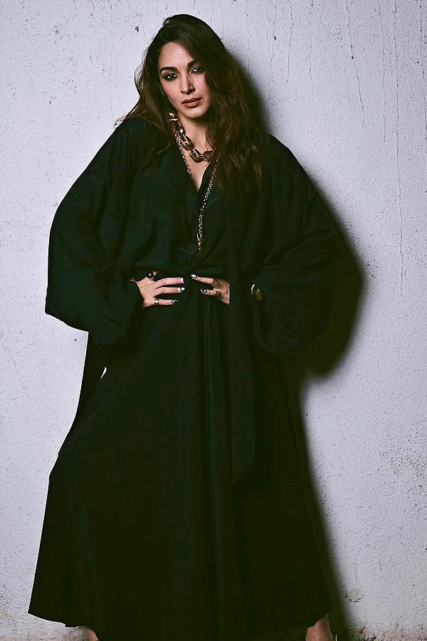 Actress_20Kiara_20Advani_20Baby_20Bump_20Photo_20shoot_20_289_29.jpg 10