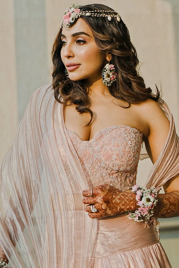 Actress_20Parvati_20Nair_20mehndi_20celebrations_20Photos_20Viral_20_289_29.jpg 10