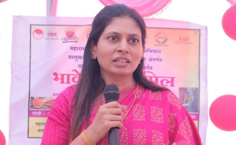 Union-Minister-Raksha-Khads.jpg
