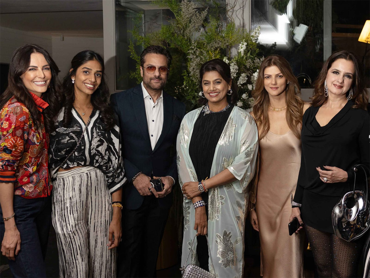 Bollywood_20Stars_20at_20Jubilee_20Hills_20Hyderabad__20_2814_29.jpg 14
