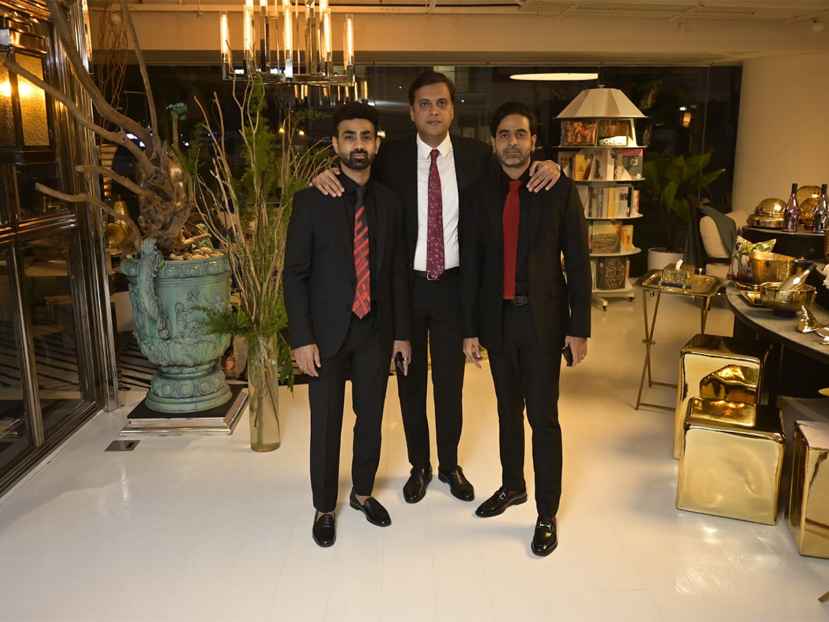 Bollywood_20Stars_20at_20Jubilee_20Hills_20Hyderabad__20_287_29.jpg 7