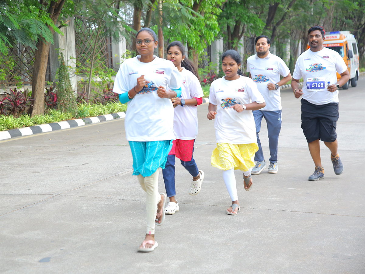 Exciting_2010K_20run_20in_20Gachibowli_20Photos__20_283_29.jpg 3