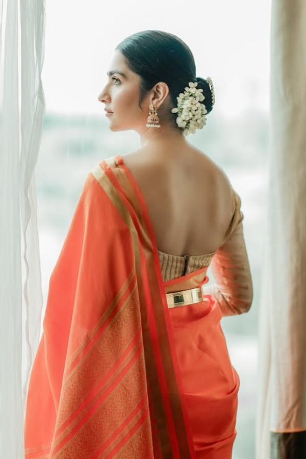 Rukmini_20Vasanth_20simple_20and_20Stunning_20photos_20_2810_29.jpg 11