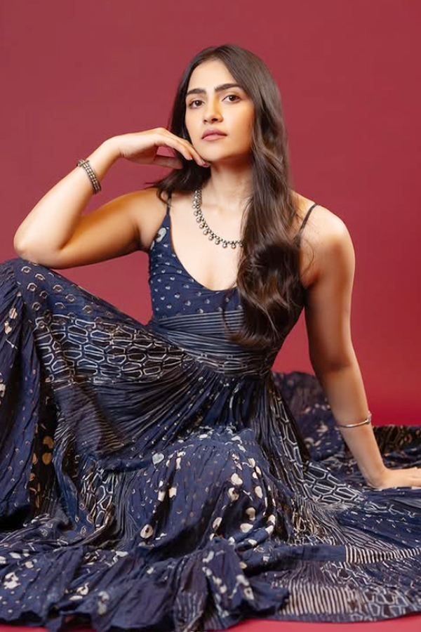 Rukmini_20Vasanth_20simple_20and_20Stunning_20photos_20_287_29.jpg 5