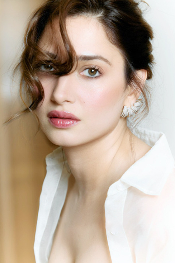tamannaah_20Bhatia_20Glamour_20in_20snow_20white_20dress_20photos_20_2815_29_0.jpg 6