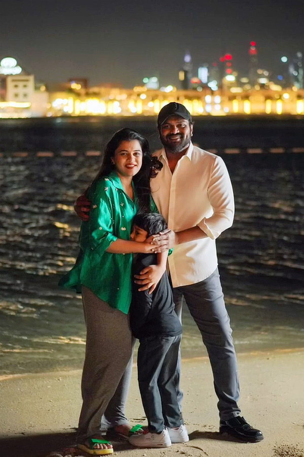 Actor_20Manchu_20Manoj_20Share_20heartfelt_20post_20to_20wife_20Mounika_20on_20their_20second_20Wedding_20Anniversary_20Photos_20_2810_29.jpg 14