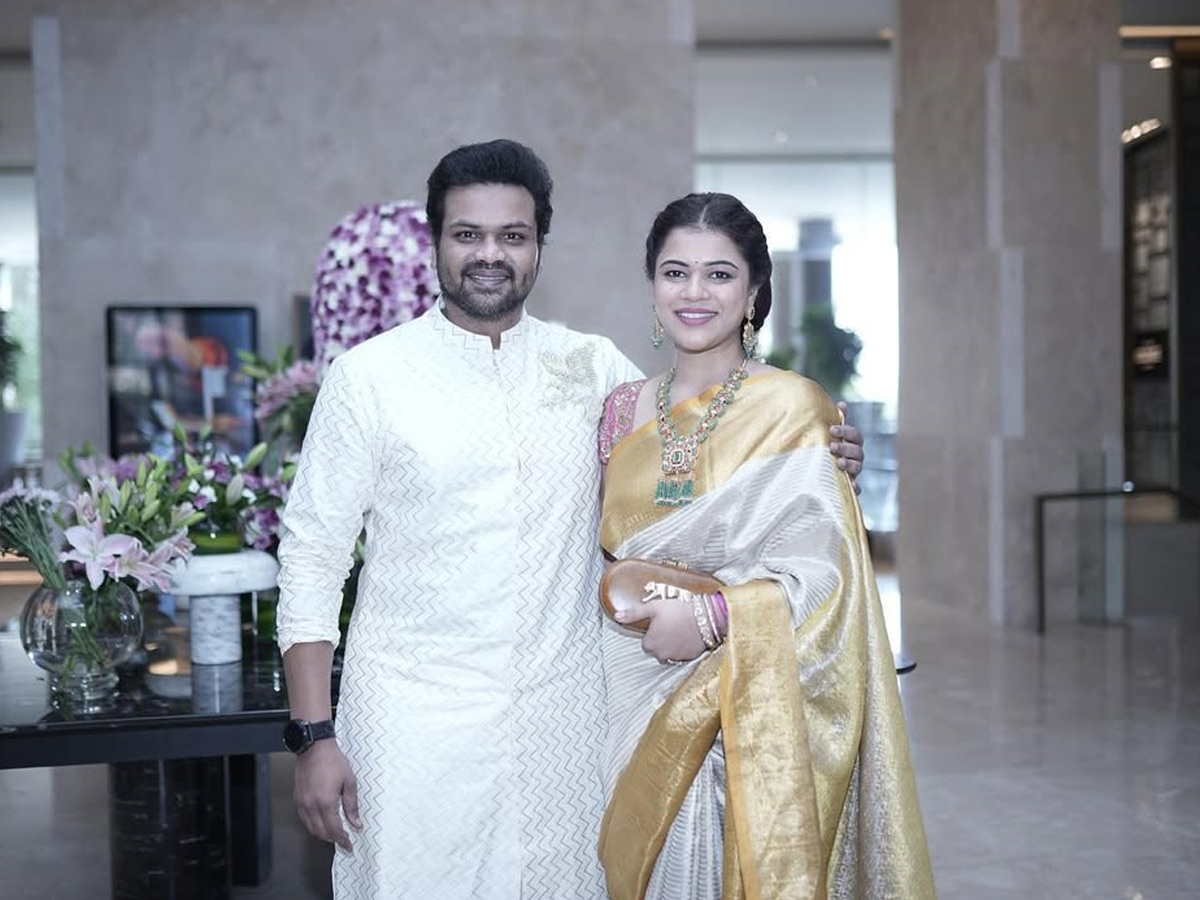 Actor_20Manchu_20Manoj_20Share_20heartfelt_20post_20to_20wife_20Mounika_20on_20their_20second_20Wedding_20Anniversary_20Photos_20_2813_29.jpg 5