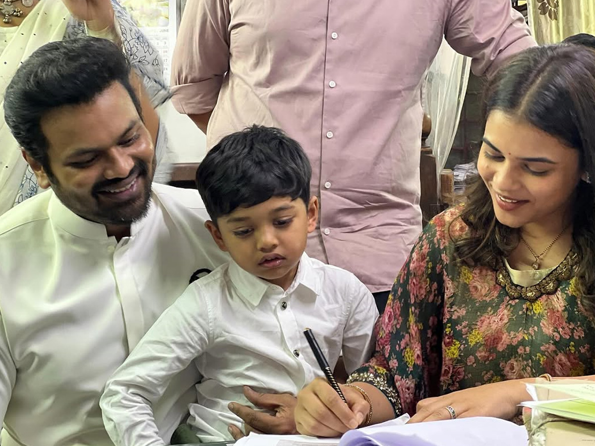 Actor_20Manchu_20Manoj_20Share_20heartfelt_20post_20to_20wife_20Mounika_20on_20their_20second_20Wedding_20Anniversary_20Photos_20_284_29.jpg 8