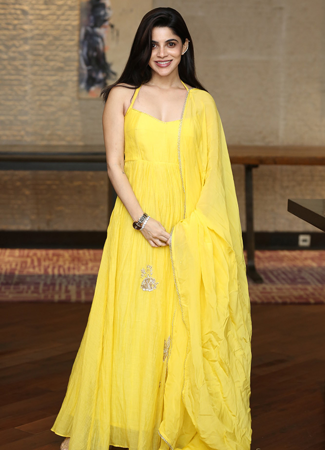 Actress_20Divyabharathi_20Latest_20Photos__20_2811_29.jpg 11