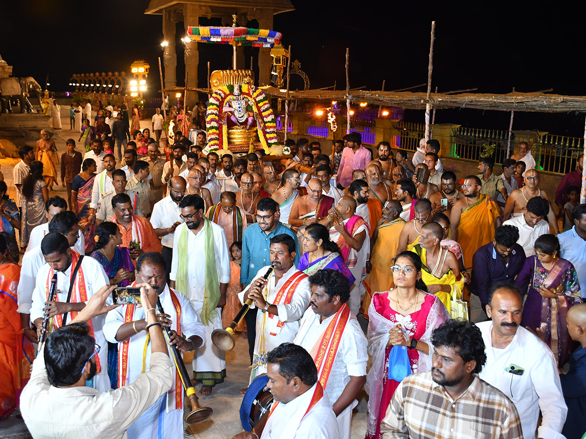 Yadagirigutta_20Brahmotsavam_202025_20Photos__20_2810_29.jpg 10